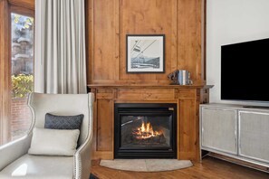 AspenMtnResidences-04B-3278