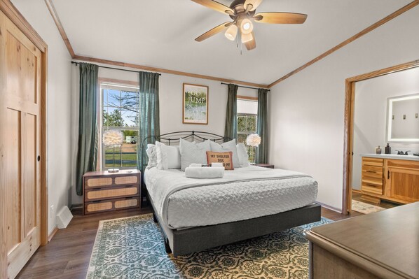 Master Bedroom with ensuite bathroom
California King Helix Hospitality mattress 