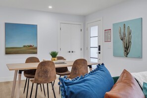 Dining Area (1)