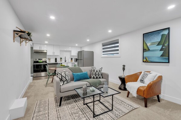 Well-Appointed Living Room (1)