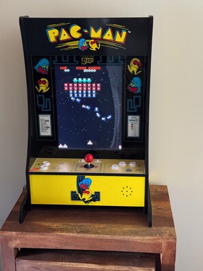 PAC MAN game in kids bedroom