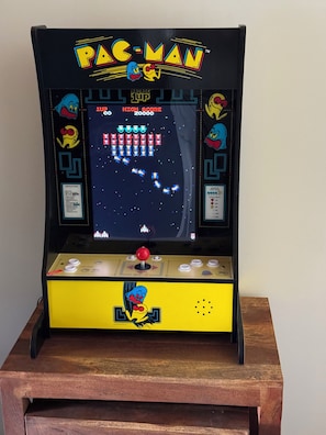 PAC MAN game in kids bedroom