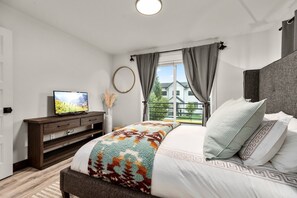 Upstairs Bedroom South