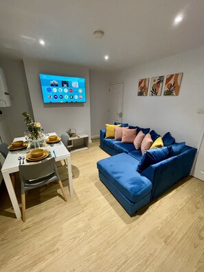 Living Room / Lounge
