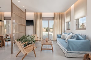 Elegant Chania Villa | Villa Gohan | 3 Bedrooms | Private Outdoor Pool and BBQ Facilities | Platanias | Tavronitis