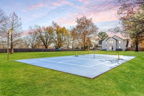 Pickleball Court – Enjoy friendly matches on the private, full-size outdoor pickleball court with outdoor lights so you can play in the evenings. 