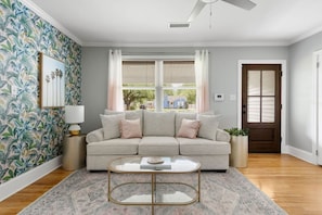 Living Space & Entry