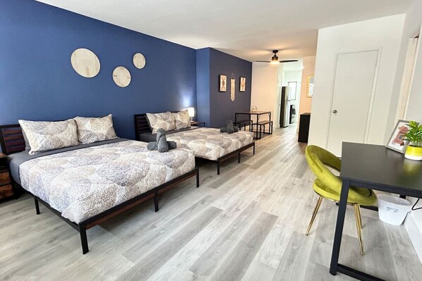 2 Comfortable Queen beds with smart TV available for use