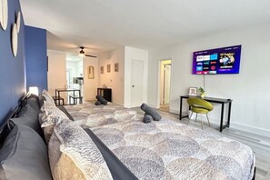2 Comfortable Queen beds with smart TV available for use