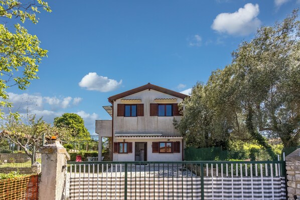 Holiday Home Sladonja