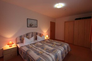 1. Schlafzimmer