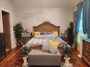 primary bedroom (view6)