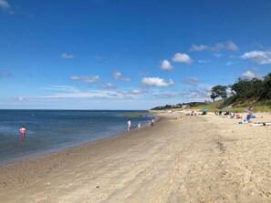 Mants Landing Beach - 3 minute drive away
