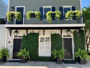 The Shain Manor Parlor Suite entrance is the door on the left & up to second & third floors.