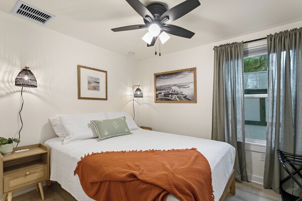 Queen Bed in Bedroom B in the second master suite of the house, view of the fort