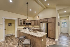One level living at The Hardrocker.