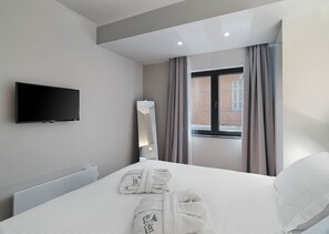 Full height mirror, pillow menu, laptop safe and more! 