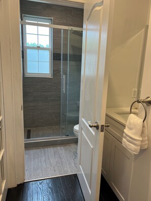 First floor full bathrooms