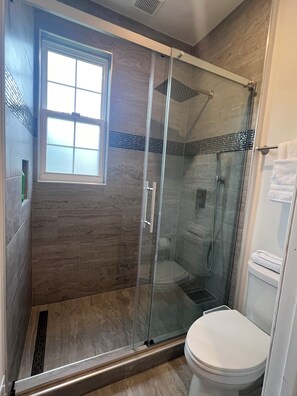 First Floor full bath room