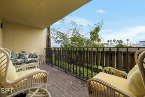 PropertyImg4