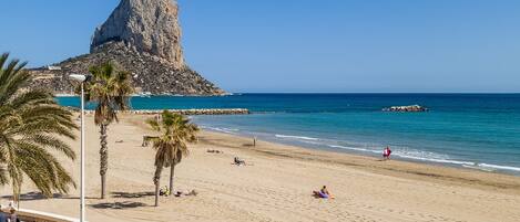 Apartament with front line sea views in Calpe