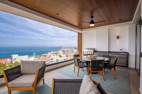 Stylish and serene 2-bedroom condo with oversized balcony and rooftop pool