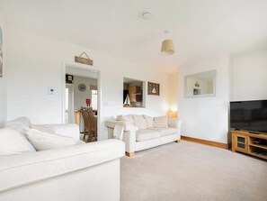 Living area | The Grockle Hide, Seaton