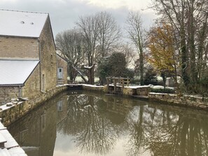 Réserve d'eau du bief alimentant le moulin