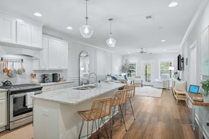 Fully open kitchen/living room space... perfect for hosting and gathering.