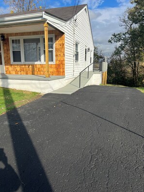 Easy access, no steps into the home