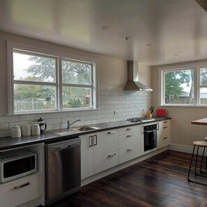 The kitchen has everything you need to prepare a beautiful meal
