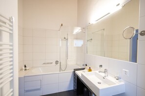 Bain