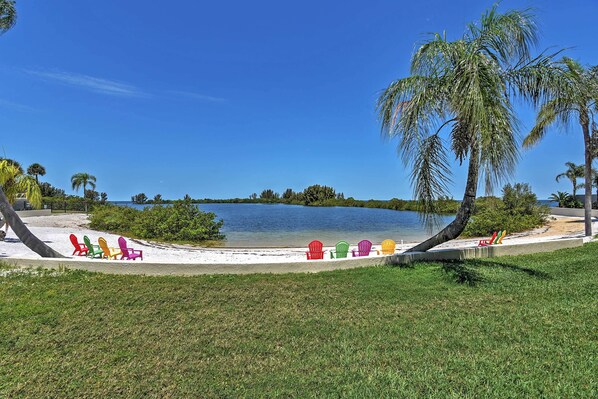 Hudson Vacation Rental | 1BR | 1BA | Step-Free Access | 735 Sq Ft