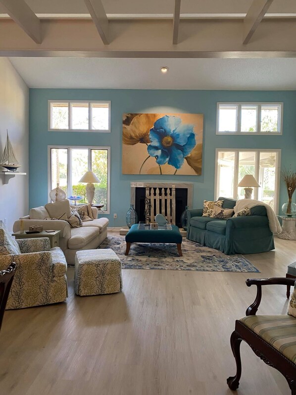 Open and Bright floor plan
