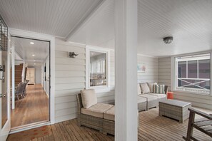 1st Floor screened in porch.