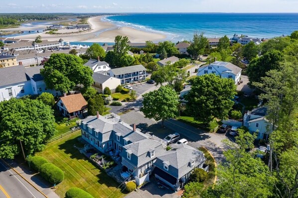 Short walk to Perkins Cove!! 
Kari said in her review "This location was perfect! And was just the right spot for a lovely weekend getaway. Has everything you need and you can walk to both town and Perkins Cove."