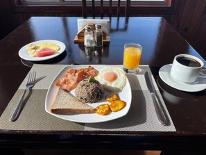 Breakfast meal