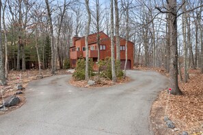Road, Outdoors, House, Tree, Nature