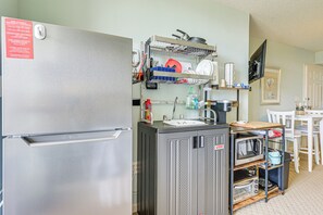 Kitchenette | Keurig Coffee Maker | Single-Story Unit