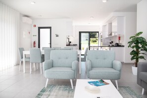 Luxury villa in Serra do Bouro, 3 bedrooms, private pool, quiet area, easy access to beaches, ideal for memorable holidays.
