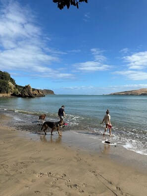 Pioneer’s Walk, 5 minutes from bach