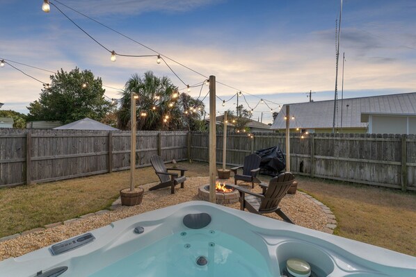 Outdoor spa tub