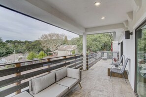 Front Deck on Quiet Street with Views
