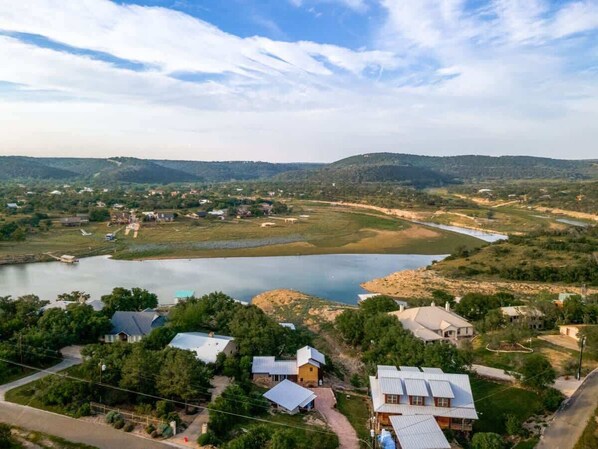 New lakehouse with amazing hill and lakefront views!