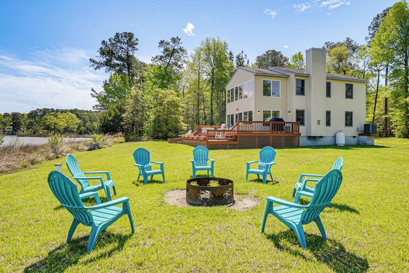 Port Haywood Vacation Rental | 3BR | 2BA | Steps Required to Enter | 1,574 Sq Ft