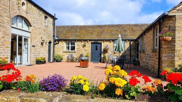 Cottage courtyard