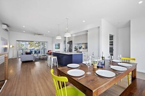 Kitchen/Dining Area