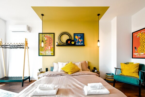 #SofiaSharedCharm
#CityscapeTerraceViews
#PastelRetreatSofia
#SharedLuxuryLiving
#CozyCommunalExperience