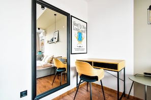 #SofiaSharedCharm
#CityscapeTerraceViews
#PastelRetreatSofia
#SharedLuxuryLiving
#CozyCommunalExperience