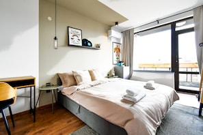#SofiaSharedCharm
#CityscapeTerraceViews
#PastelRetreatSofia
#SharedLuxuryLiving
#CozyCommunalExperience